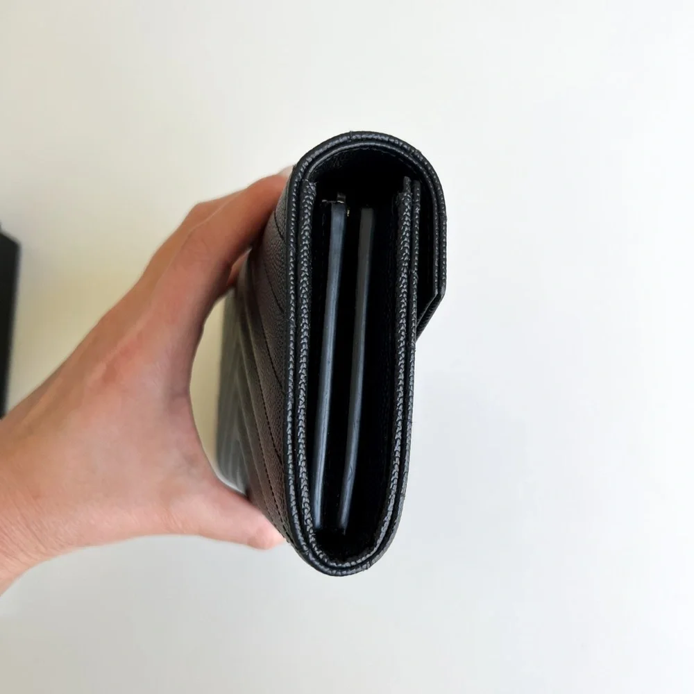 Saint Laurent YSL Large Grain de Poudre Leather Flap Wallet in Black - Picture 4 of 10